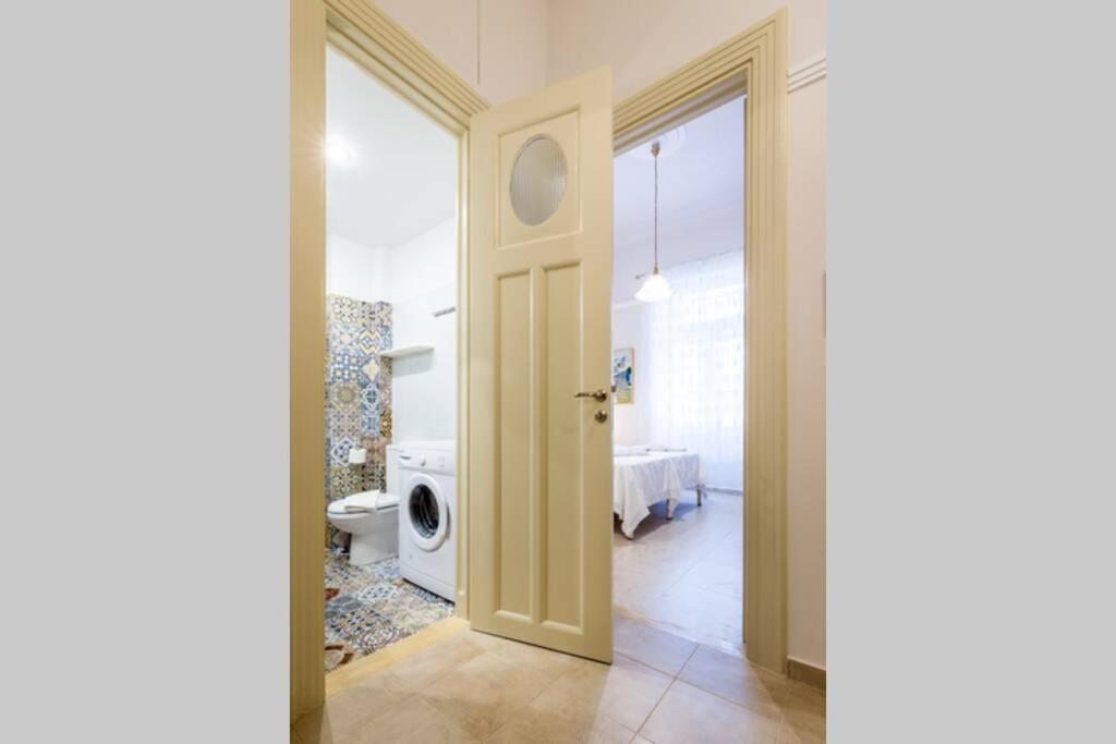 Neoclassical Apartment With 2 Bedrooms In Piraeus Luaran gambar