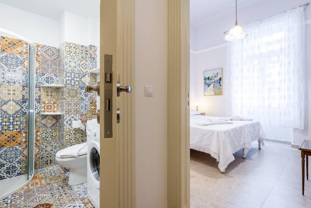 Neoclassical Apartment With 2 Bedrooms In Piraeus Luaran gambar