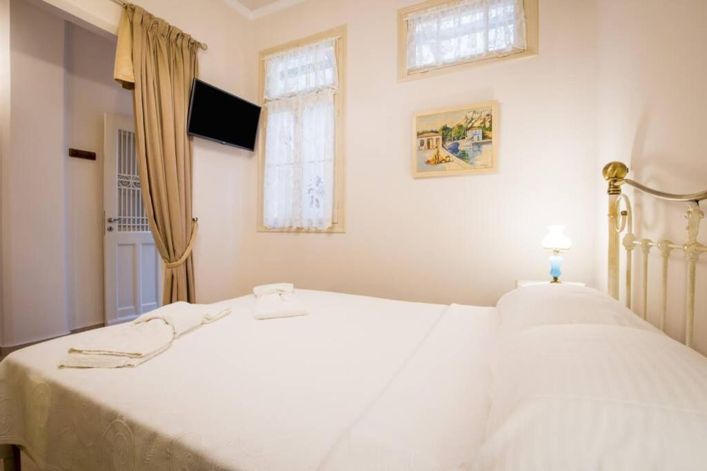 Neoclassical Apartment With 2 Bedrooms In Piraeus Luaran gambar
