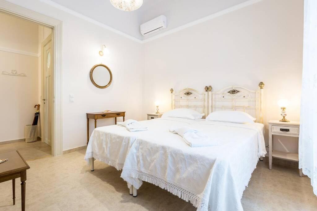 Neoclassical Apartment With 2 Bedrooms In Piraeus Luaran gambar