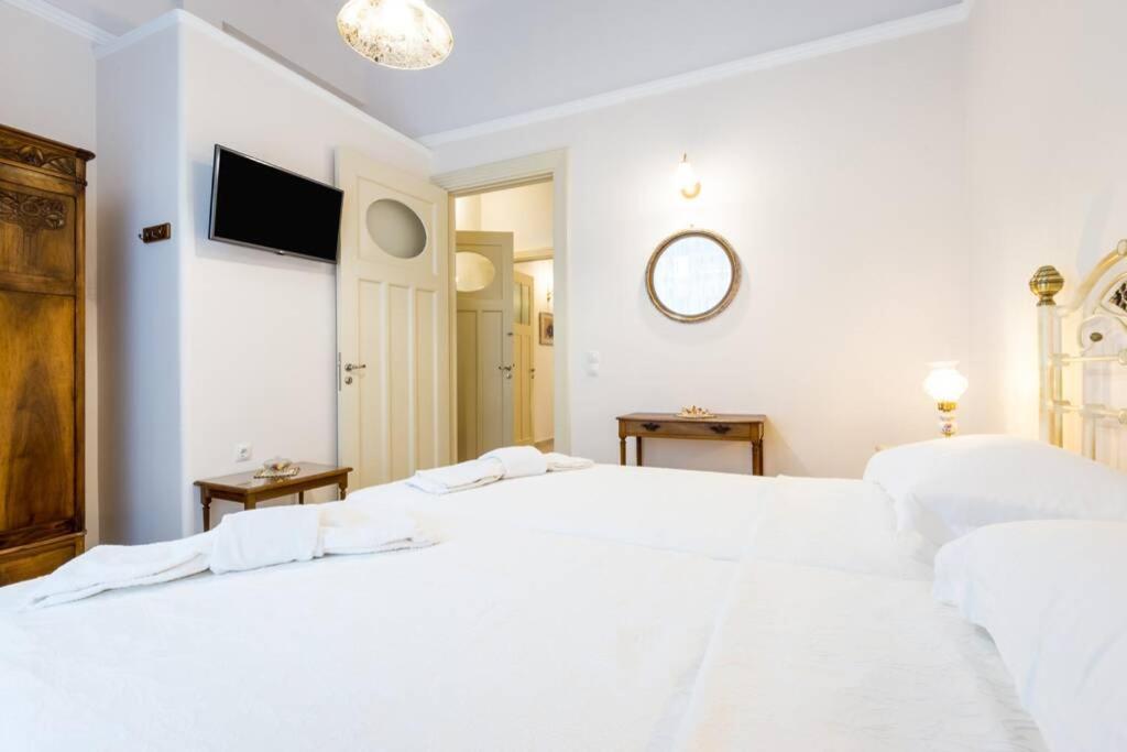 Neoclassical Apartment With 2 Bedrooms In Piraeus Luaran gambar
