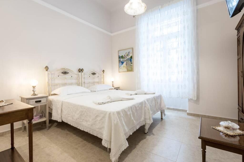 Neoclassical Apartment With 2 Bedrooms In Piraeus Luaran gambar