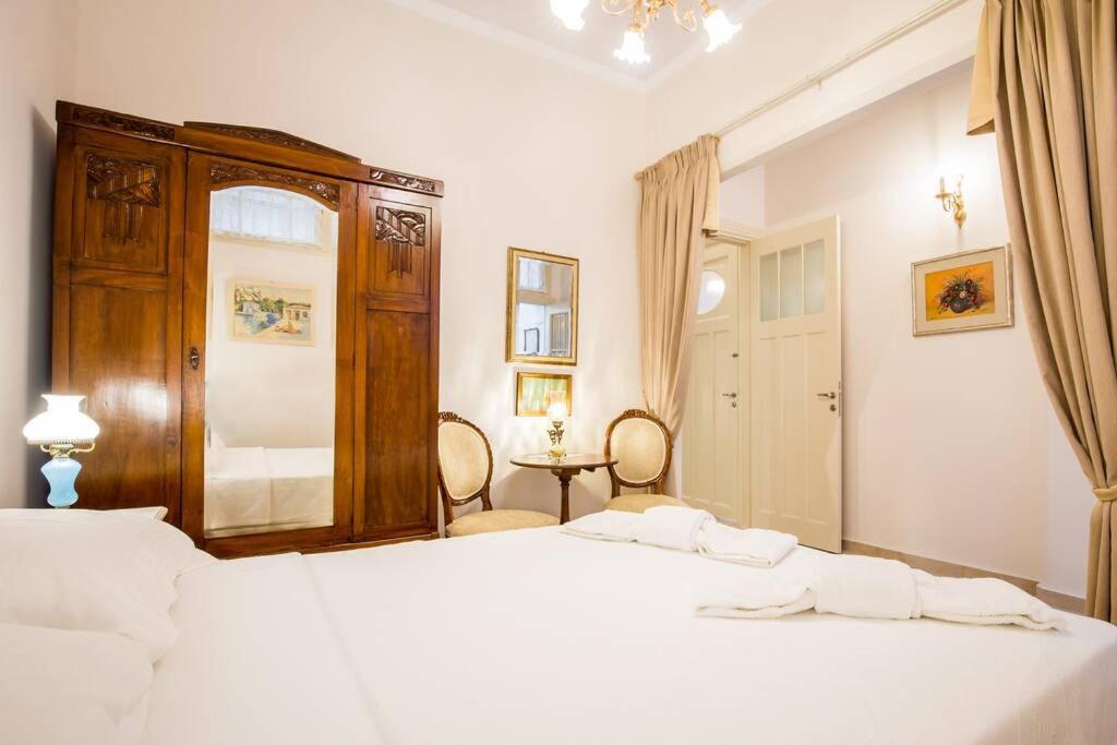 Neoclassical Apartment With 2 Bedrooms In Piraeus Luaran gambar