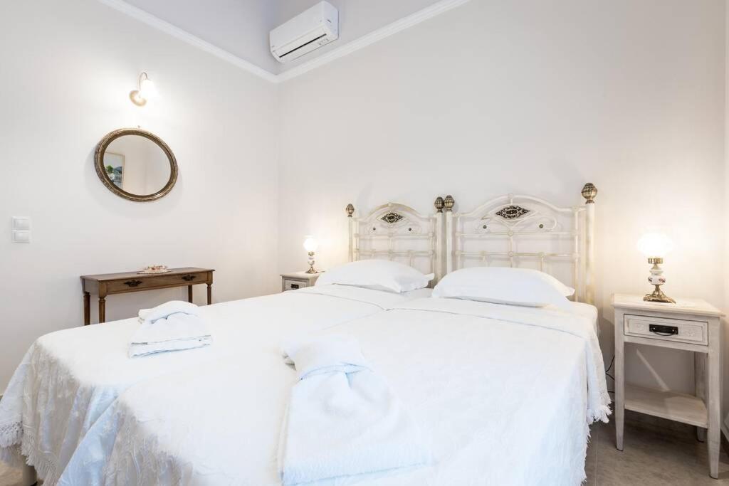Neoclassical Apartment With 2 Bedrooms In Piraeus Luaran gambar